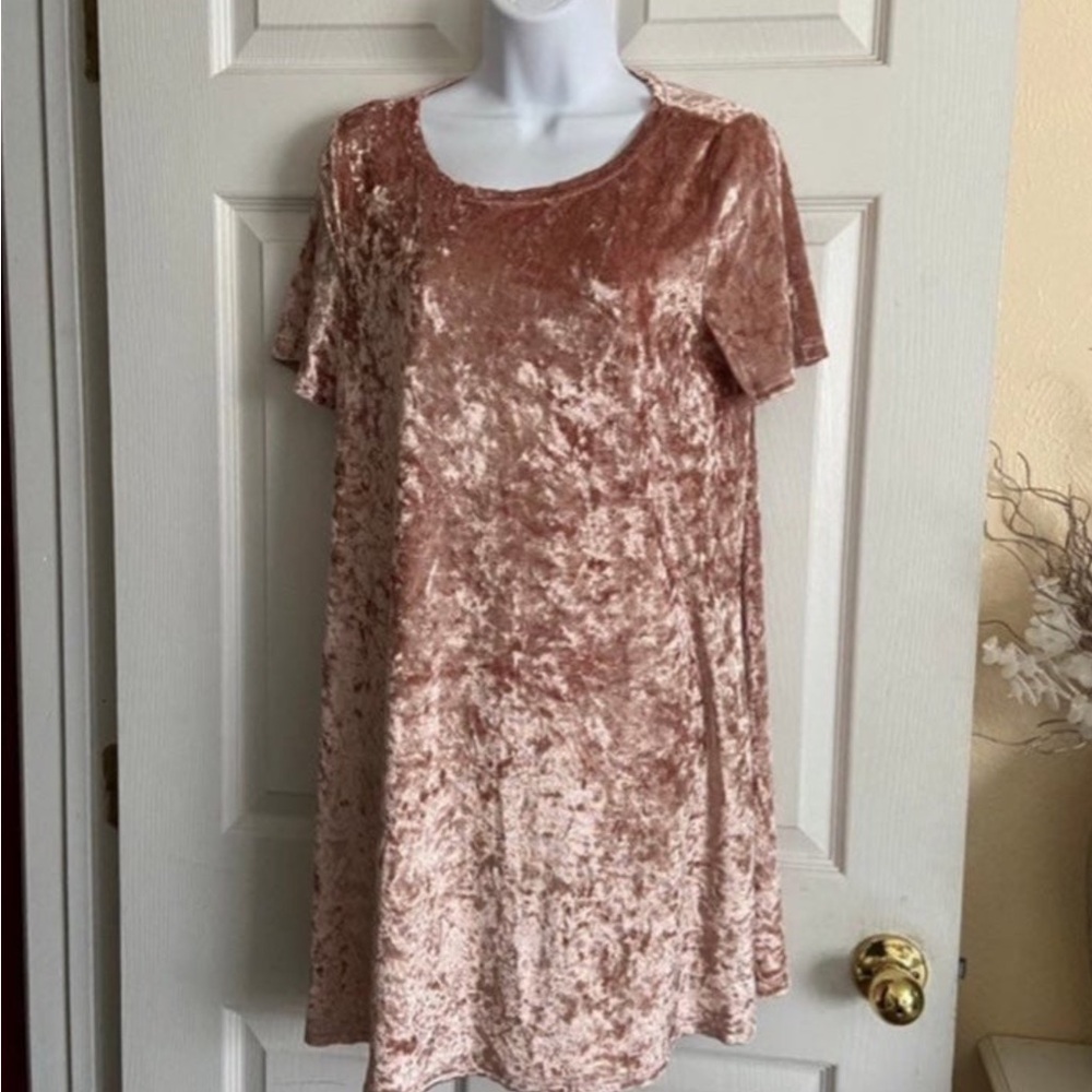 Madeline Velvet Mini Dress in Shimmering Pink - Picture 4 of 8